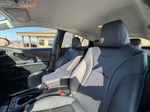 Used 2021 Toyota Prius Prime Limited image 23