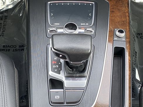 Used 2020 Audi Q5 e Premium w/ Convenience Package image 15