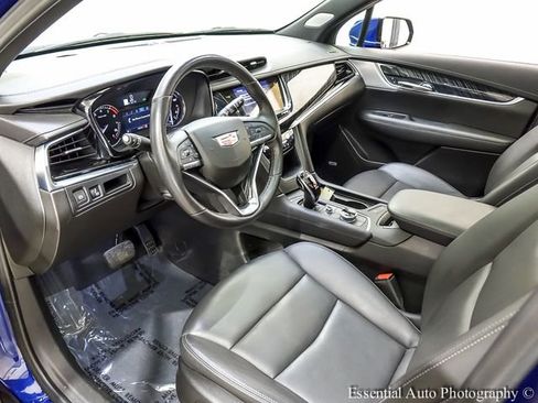 Certified 2025 Cadillac XT6 Premium Luxury image 10