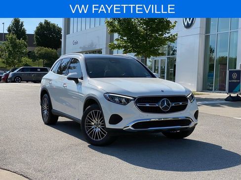 Used 2025 Mercedes-Benz GLC 300 4MATIC image 1