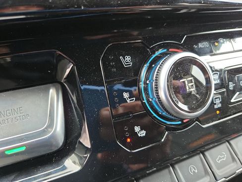 Used 2025 GMC Sierra 1500 AT4 w/ AT4 Premium Package image 22