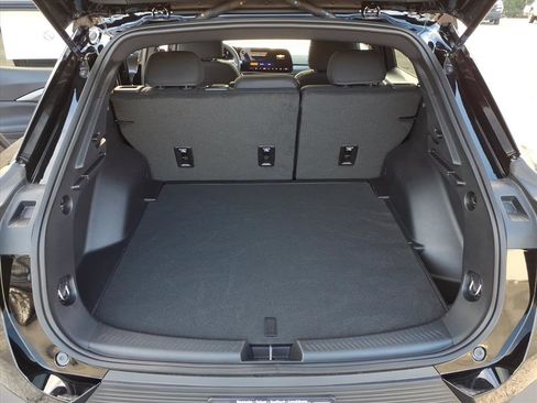 New 2026 Chevrolet Equinox EV LT image 10