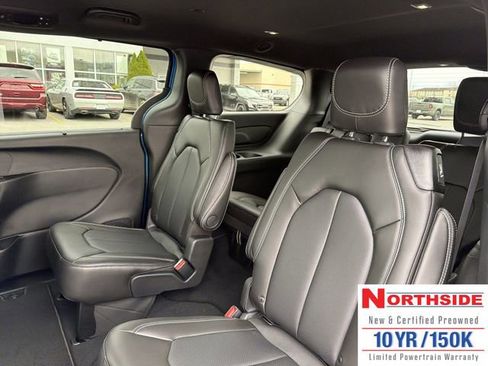 New 2026 Chrysler Pacifica Select image 13