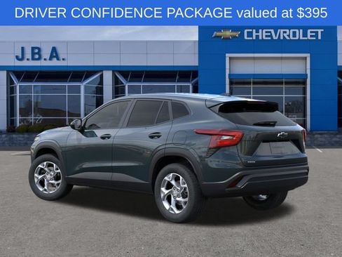 New 2026 Chevrolet Trax LS w/ LS Convenience Package FWD image 3