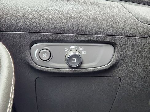 Certified 2024 Buick Encore GX Preferred FWD image 22