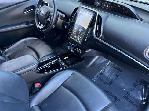 Used 2022 Toyota Prius Prime XLE FWD image 14