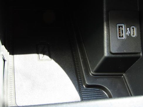 Used 2024 Ford Edge Titanium AWD/4WD image 28