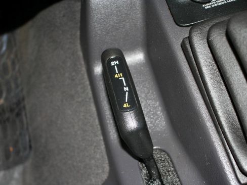 Used 2001 Jeep Wrangler Sport AWD/4WD image 22