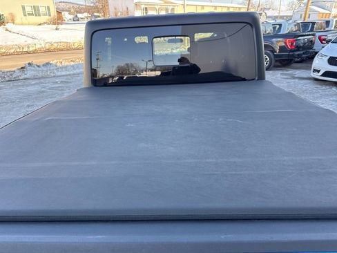 Used 2022 Jeep Gladiator Sport image 42