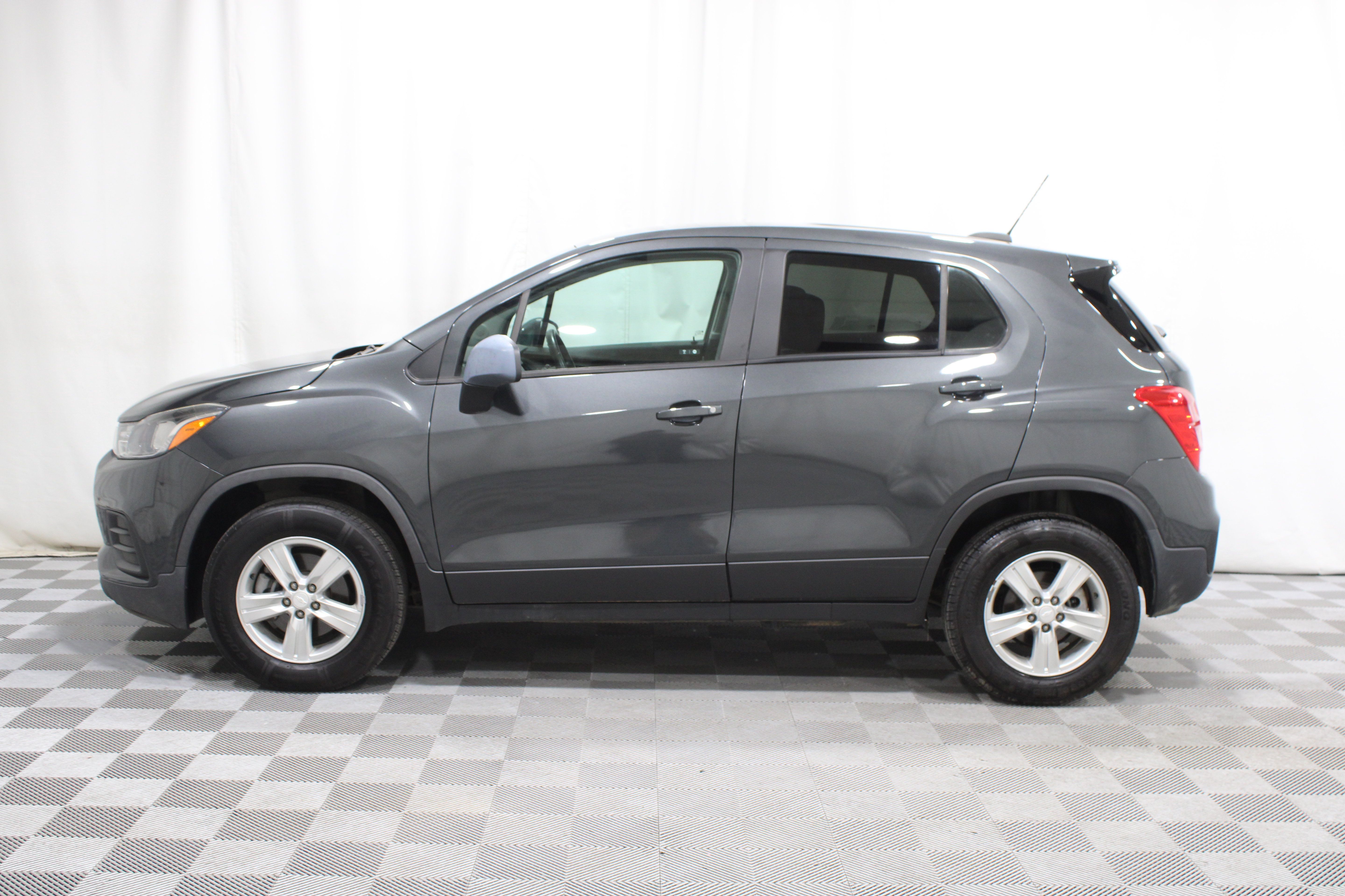 Used 2020 Chevrolet Trax LS w/ Tint and Cruise Package AWD/4WD image 32