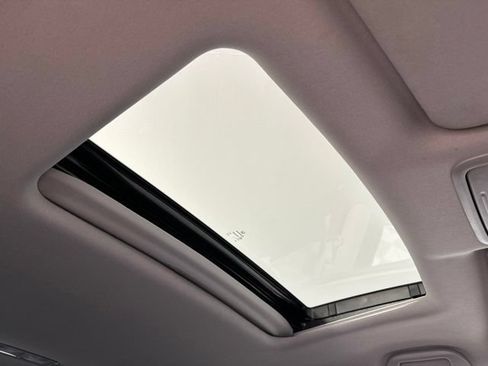 Used 2022 Honda Pilot Special Edition image 3