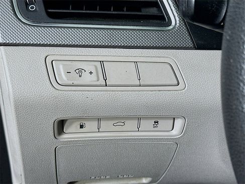 Used 2015 Hyundai Sonata SE image 17