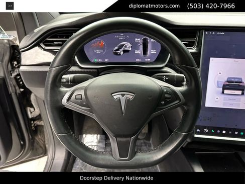 Used 2018 Tesla Model X 75D image 28