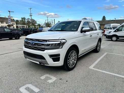 Certified 2022 Ford Expedition Platinum AWD/4WD image 3