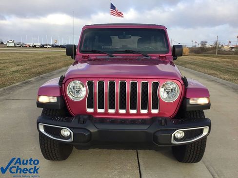 Used 2022 Jeep Wrangler Unlimited Sahara w/ Cold Weather Group image 10