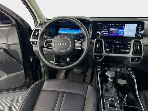 Certified 2023 Kia Sorento SX image 24