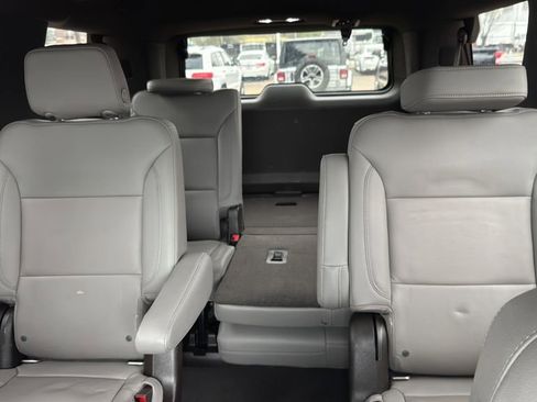 Used 2021 Chevrolet Tahoe Z71 w/ Luxury Package image 16