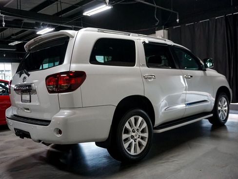 Used 2022 Toyota Sequoia Platinum AWD/4WD image 23