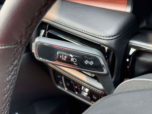 Used 2023 Lincoln Nautilus Reserve AWD/4WD image 24