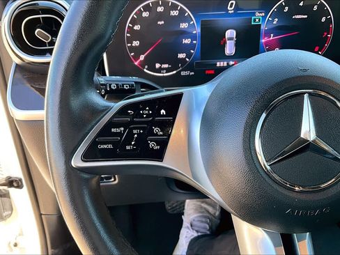 Used 2024 Mercedes-Benz GLC 300 image 23