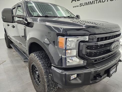 Used 2022 Ford F250 XLT w/ Black Appearance Package image 2