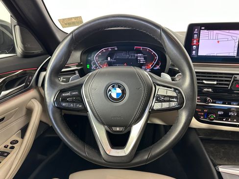 Used 2022 BMW 530i w/ Executive Package image 13