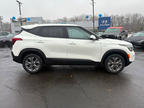 Used 2024 Kia Seltos LX image 8