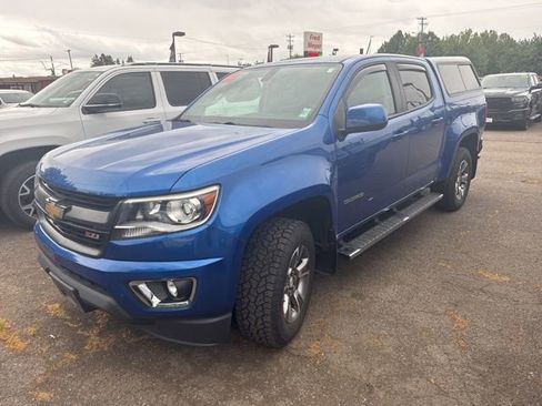 Used 2019 Chevrolet Colorado Z71 AWD/4WD image 2