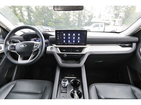Used 2025 Ford Explorer Active w/ Active Comfort Package RWD image 7