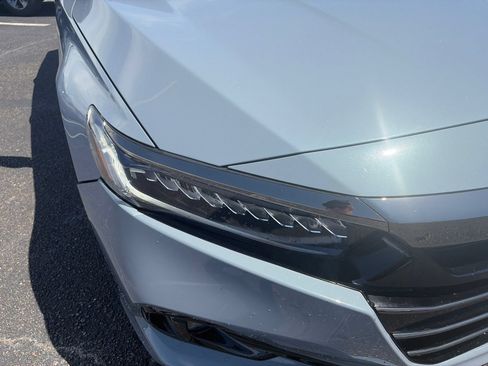 Used 2022 Honda Accord Sport image 16