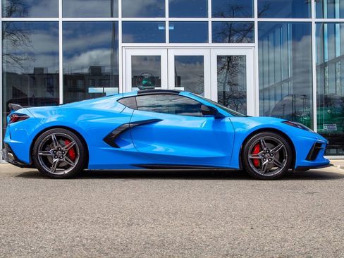 Used 2021 Chevrolet Corvette Stingray Premium Cpe w/ Z51 Performance Package RWD image 4