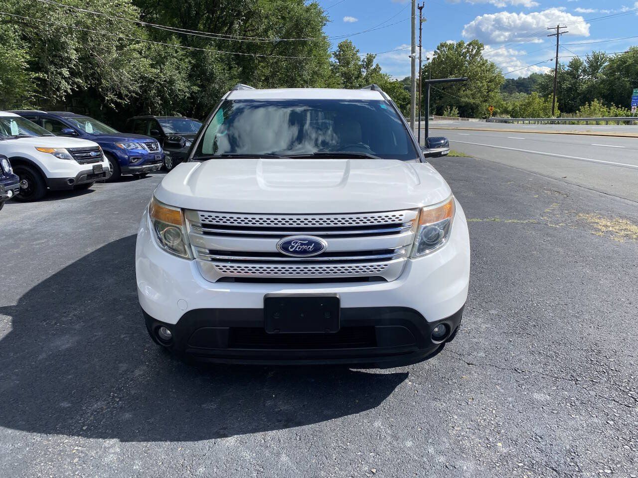 Used 2015 Ford Explorer XLT w/ Equipment Group 202A AWD/4WD image 7