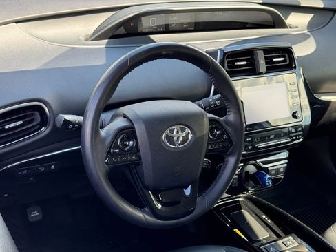Certified 2022 Toyota Prius XLE image 20