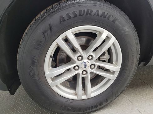 Used 2021 Ford Explorer XLT w/ Equipment Group 202A image 31