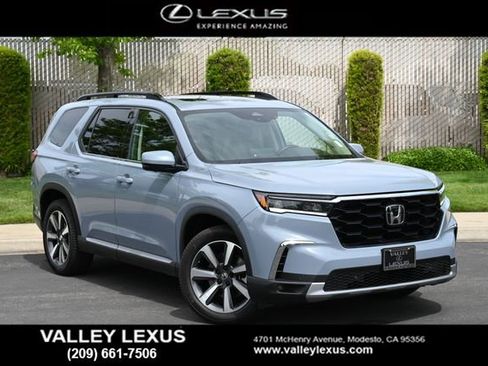 Used 2024 Honda Pilot Elite image 1