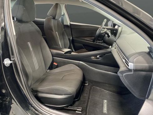 Used 2023 Hyundai Elantra SEL w/ Convenience Package image 31