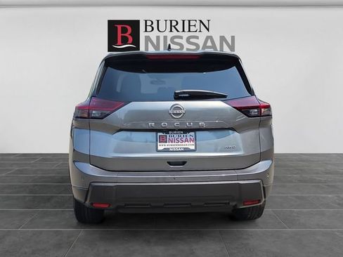 Used 2024 Nissan Rogue S AWD/4WD image 4