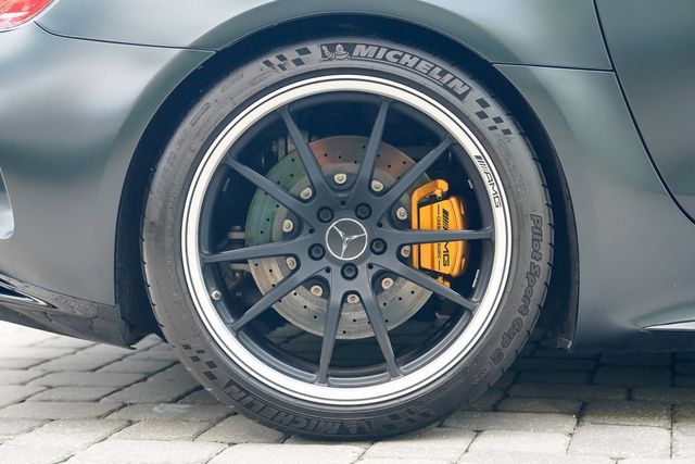 Used 2018 Mercedes-Benz AMG GT R image 32