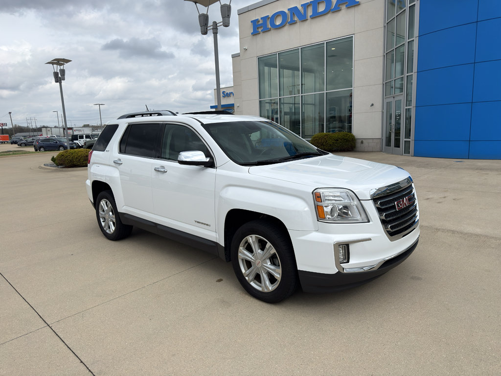 Used 2017 GMC Terrain SLT FWD image 3