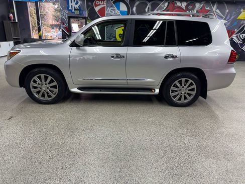 Used 2010 Lexus LX 570 4WD image 2