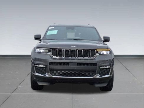 Used 2025 Jeep Grand Cherokee L Limited w/ Trailer Tow Package AWD/4WD image 9