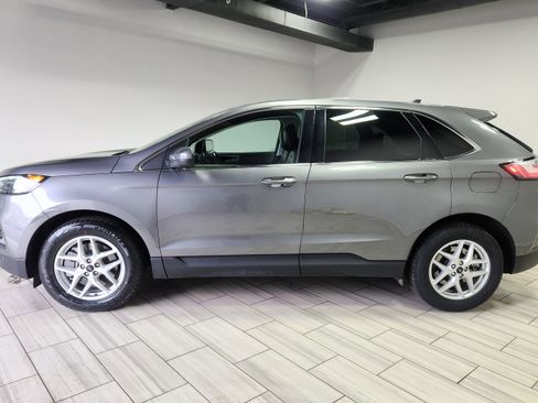 Used 2024 Ford Edge SEL image 2