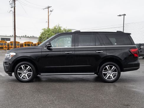 Used 2022 Ford Expedition Limited image 7