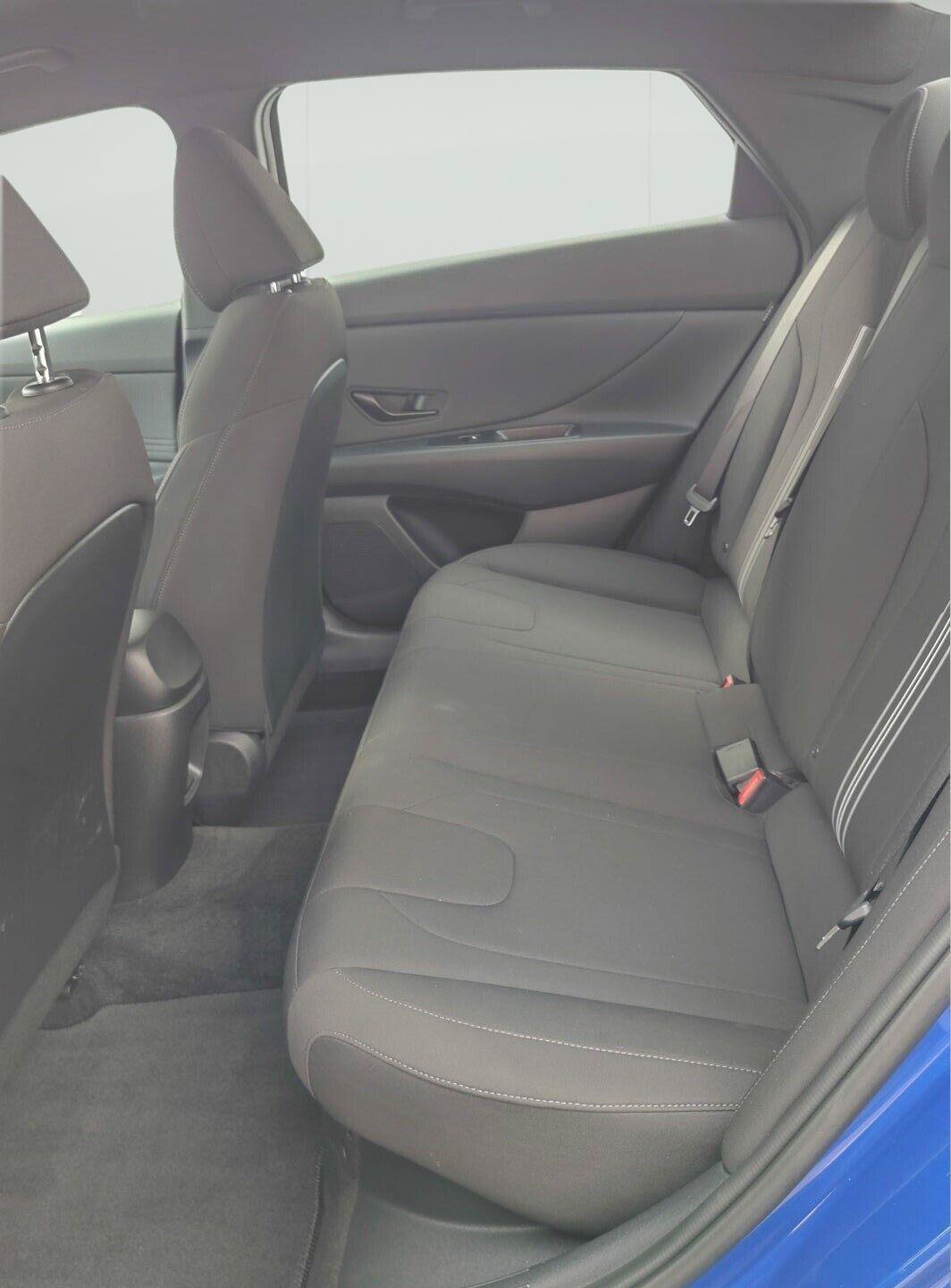 Used 2025 Hyundai Elantra SEL FWD image 20