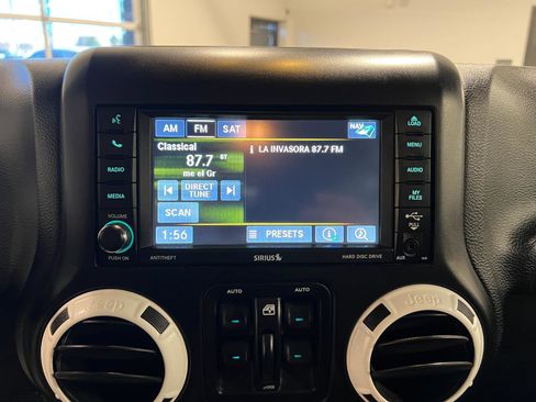 Used 2015 Jeep Wrangler Unlimited Sahara AWD/4WD image 16