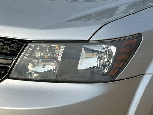 Used 2018 Dodge Journey Crossroad FWD image 4