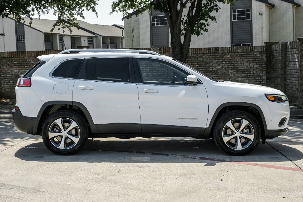 Used 2021 Jeep Cherokee Limited AWD/4WD image 13