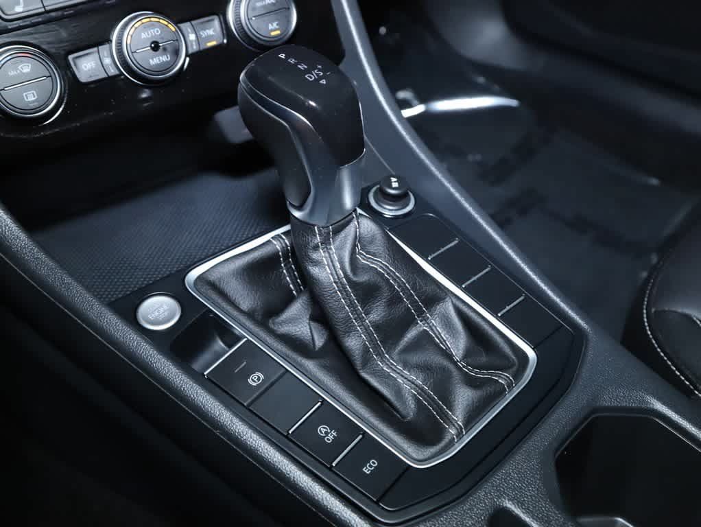 Used 2024 Volkswagen Jetta SE FWD image 28