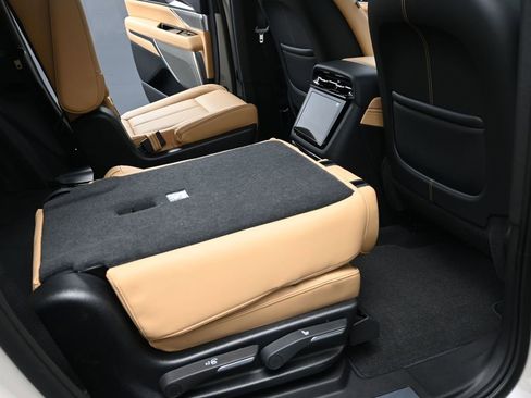 New 2026 Cadillac Escalade IQ Luxury 2 image 23