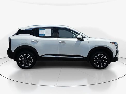 Used 2025 Nissan Kicks SR FWD image 5